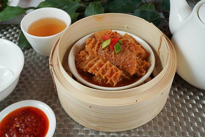 13. Steamed Beef Tripe and Tendon with Chuhou Sauce 柱候牛筋肚